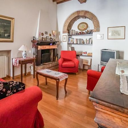 Ogni finestra è un quadro - appartamento ad Assise Extérieur photo