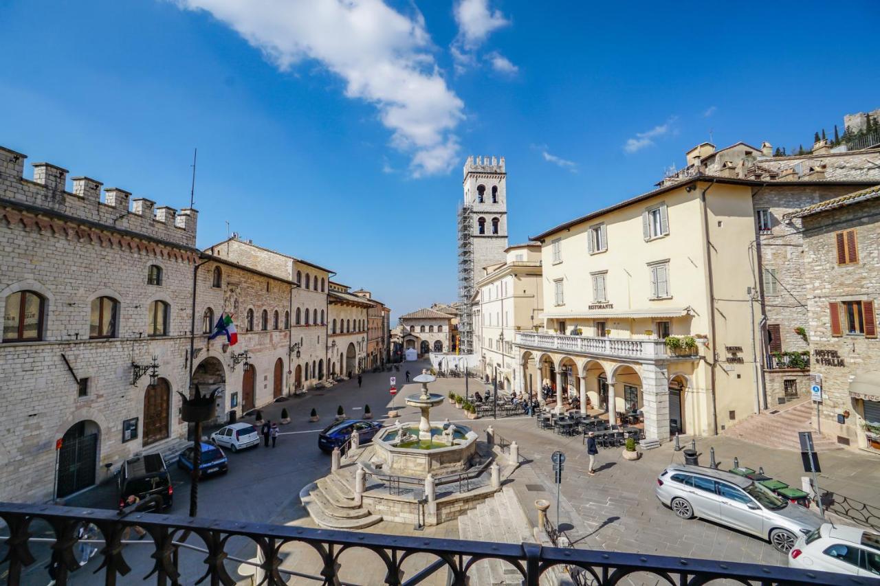 Ogni finestra è un quadro - appartamento ad Assise Extérieur photo