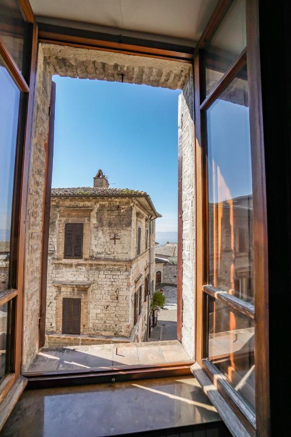 Ogni finestra è un quadro - appartamento ad Assise Extérieur photo