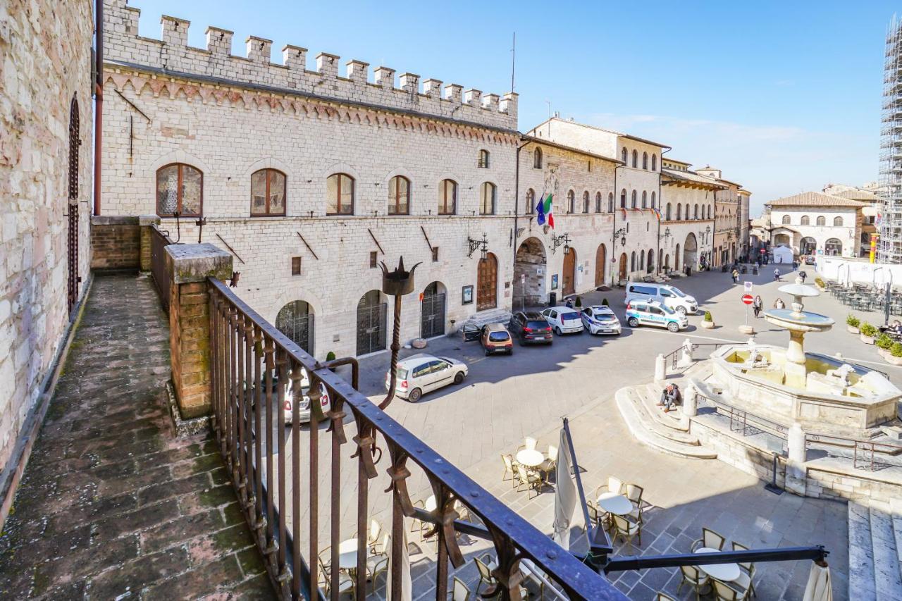 Ogni finestra è un quadro - appartamento ad Assise Extérieur photo