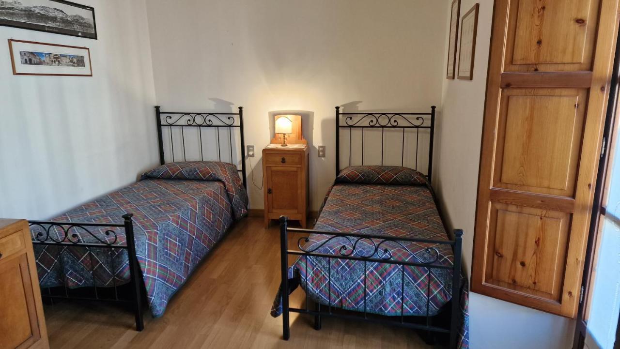 Ogni finestra è un quadro - appartamento ad Assise Extérieur photo